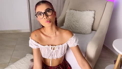 Emily online show from September 2025 03:56:02 PM