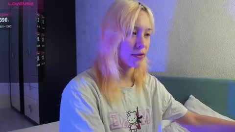 Snapshot of emilytrase chatting on March 2026 01:18:02 AM Betty online show from March 2026 01:18:02 AM