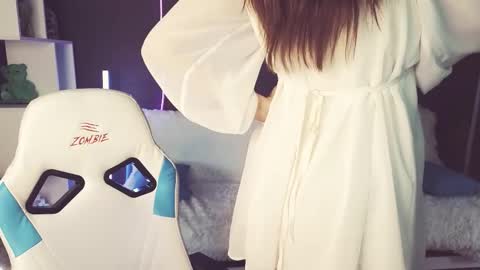 Emily online show from September 2025 02:38:01 AM