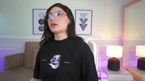 Emily Turner  online show from October 2025 07:16:01 PM