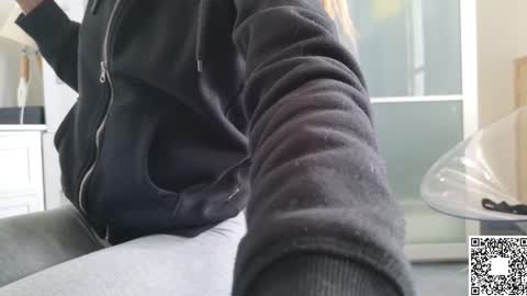 Emily ----  online show from February 2025 09:35:01 AM