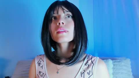 Snapshot of emilywithe_ chatting on October 2025 01:55:02 AM online show from October 2025 01:55:02 AM