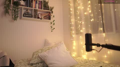 Snapshot of emilyxrose_ chatting on December 2024 09:56:01 PM IG thickemmsss online show from December 2024 09:56:01 PM