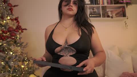 Snapshot of emilyxrose_ chatting on December 2024 10:20:02 PM IG thickemmsss online show from December 2024 10:20:02 PM