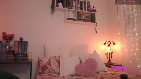 Snapshot of emilyxrose_ chatting on September 2025 05:01:02 PM IG thickemmsss online show from September 2025 05:01:02 PM