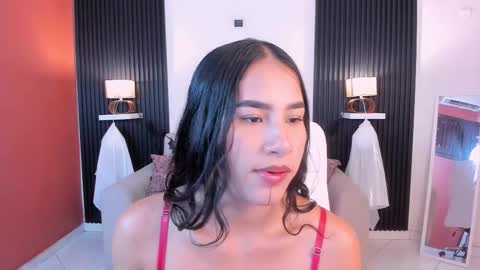 emilyy_kim online show from October 2025 10:01:01 PM