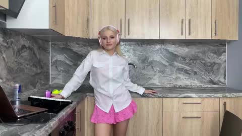 Snapshot of eminent_eva chatting on January 2025 05:38:02 PM Eminent Eva online show from January 2025 05:38:02 PM