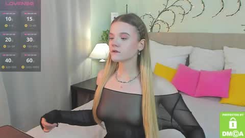 Snapshot of emma__peach chatting on June 2026 07:42:02 AM emma__peach online show from June 2026 07:42:02 AM