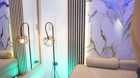 emma__walkerr_ online show from February 2026 07:17:02 PM