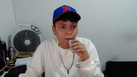 emma_and_thom online show from February 2026 09:40:02 PM