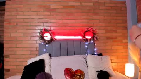 Snapshot of emma_belley chatting on July 2026 07:16:02 PM Hey Im EmmaHelp me reach 100 likes online show from July 2026 07:16:02 PM