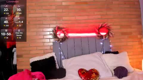 Snapshot of emma_belley chatting on July 2026 07:16:01 PM Hey Im EmmaHelp me reach 100 likes online show from July 2026 07:16:01 PM
