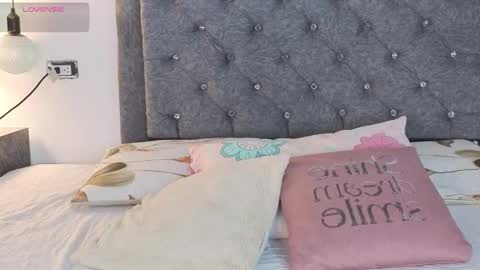 Emma online show from December 2025 05:45:02 AM