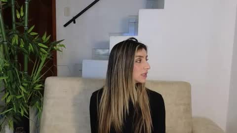 Emma Blue  modelo independiente online show from September 2025 04:01:02 AM