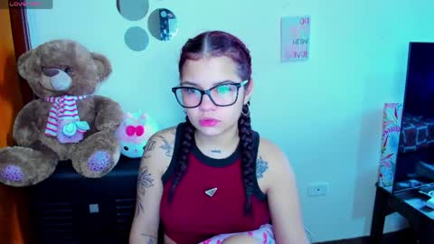 emma_boo_ online show from April 2026 04:23:01 PM