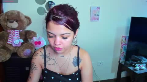 emma_boo_ online show from April 2026 05:53:02 PM