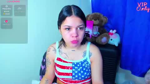 Snapshot of emma_boo_ chatting on July 2026 05:49:02 PM emma_boo_ online show from July 2026 05:49:02 PM