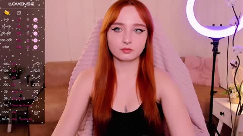 Snapshot of emma_chery chatting on December 2024 05:42:01 AM Emma online show from December 2024 05:42:01 AM