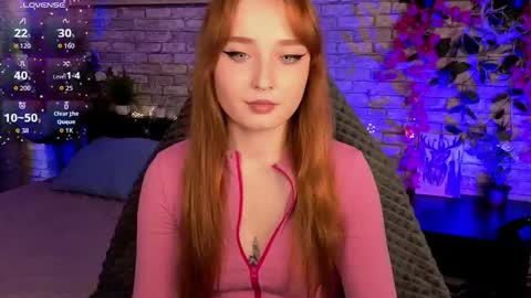 Snapshot of emma_chery chatting on September 2025 06:02:01 AM Emma online show from September 2025 06:02:01 AM