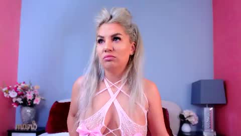 Snapshot of emma_clairex chatting on July 2026 04:15:01 AM Emma online show from July 2026 04:15:01 AM