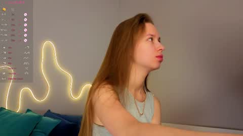 Snapshot of emma_clon chatting on July 2026 03:58:02 AM Emma online show from July 2026 03:58:02 AM