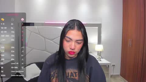 Snapshot of emma_connor1 chatting on November 2025 11:33:02 AM Emma online show from November 2025 11:33:02 AM