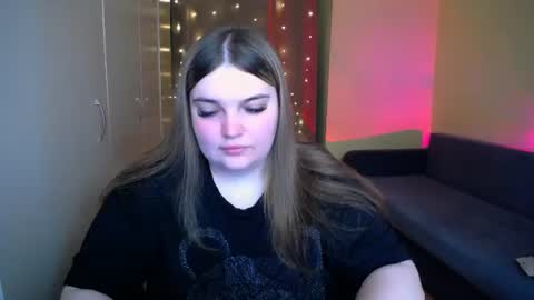 Snapshot of emma_dorn chatting on June 2026 12:16:01 PM Eva online show from June 2026 12:16:01 PM