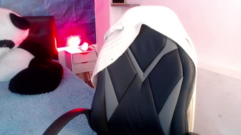 Emma  online show from January 2025 03:00:01 AM