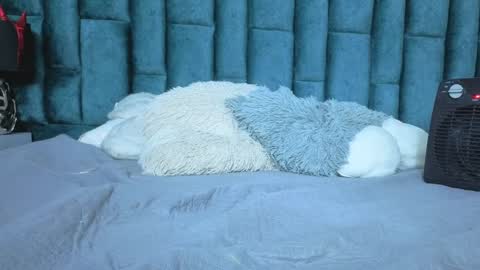 Emma online show from March 2026 09:27:02 PM