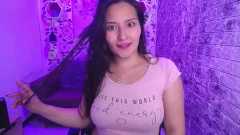 Snapshot of emma_garciaa_ chatting on February 2025 03:20:01 AM emma online show from February 2025 03:20:01 AM