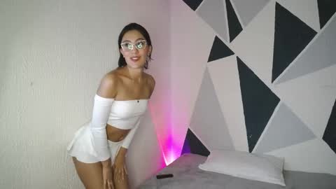 Emma Glow online show from February 2026 04:17:01 AM