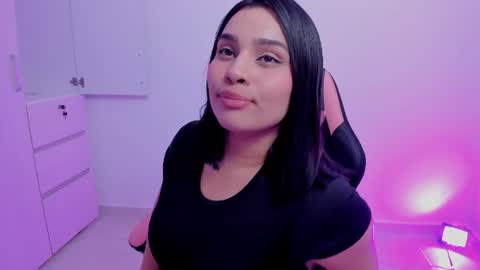 Snapshot of emma_hillton chatting on July 2026 02:50:01 AM Emma online show from July 2026 02:50:01 AM