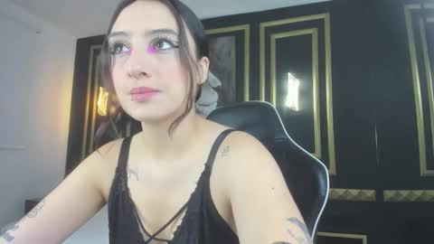 Snapshot of emma_hiltonn_ chatting on February 2026 01:35:02 AM E M M A online show from February 2026 01:35:02 AM