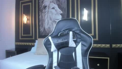 Snapshot of emma_hiltonn_ chatting on February 2026 02:10:01 AM E M M A online show from February 2026 02:10:01 AM