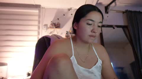 Snapshot of emma_johnson_ chatting on December 2024 04:24:01 AM emma_johnson_ online show from December 2024 04:24:01 AM