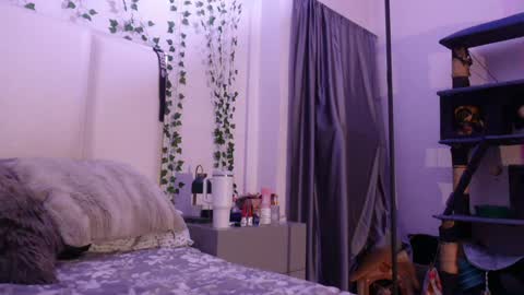 Snapshot of emma_johnson_ chatting on December 2025 01:44:02 AM emma_johnson_ online show from December 2025 01:44:02 AM