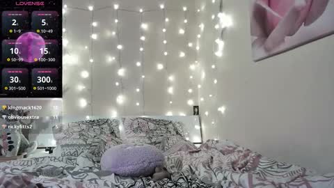 emma_just online show from October 2025 07:14:02 PM