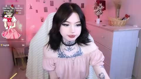 Snapshot of emma_kirks chatting on June 2026 12:50:02 PM emma_kirks online show from June 2026 12:50:02 PM