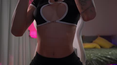 Snapshot of emma_land chatting on February 2025 07:55:01 AM    online show from February 2025 07:55:01 AM