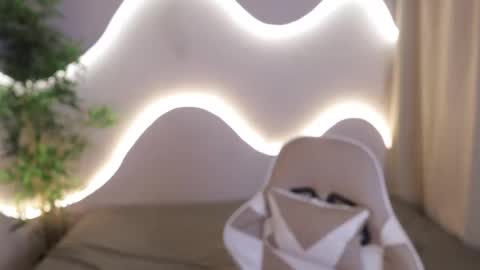 Emma online show from November 2025 05:07:02 AM