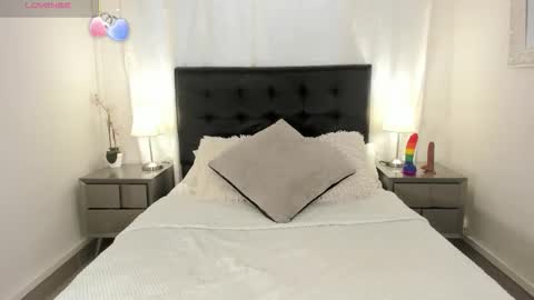 Snapshot of emma_martiin chatting on February 2026 07:06:02 PM Im Emma online show from February 2026 07:06:02 PM