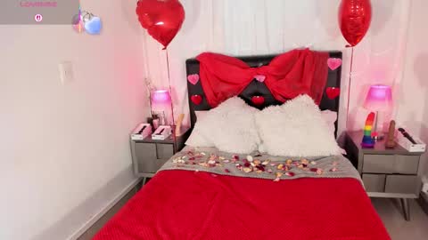 Snapshot of emma_martiin chatting on February 2026 07:10:01 PM Im Emma online show from February 2026 07:10:01 PM