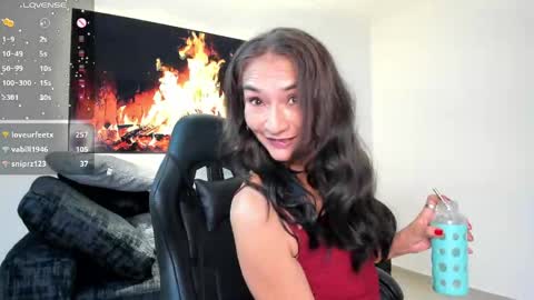 Snapshot of emma_mendoza chatting on June 2026 02:33:01 PM Emma online show from June 2026 02:33:01 PM