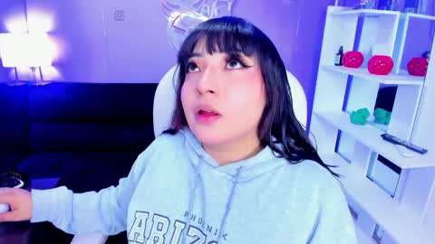 Emma Monserratt online show from April 2026 11:00:01 AM