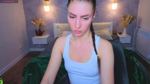 Snapshot of emma_myer chatting on April 2026 02:07:02 AM Emma Myer online show from April 2026 02:07:02 AM