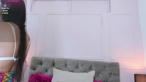 Snapshot of emma_payton chatting on February 2025 11:43:02 AM Emma online show from February 2025 11:43:02 AM