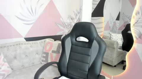 Emma online show from March 2025 07:38:02 PM