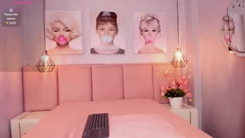 Emma online show from September 2025 02:44:02 AM