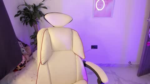 Emma online show from March 2026 03:32:01 AM