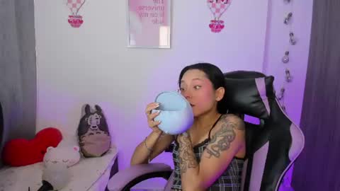Snapshot of emma_rinaldi_ chatting on June 2026 06:39:02 PM Emma online show from June 2026 06:39:02 PM